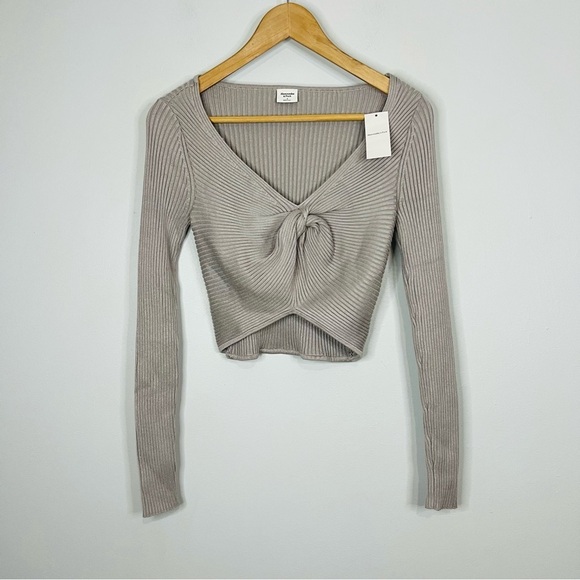 NWT Abercrombie and Fitch Twist Front Sweater Top Brand new - light taupe small - Picture 2 of 7